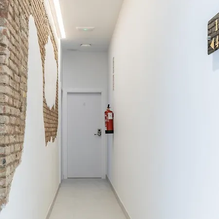 Modern Close To Centre