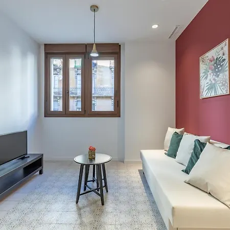 Modern Close To Centre