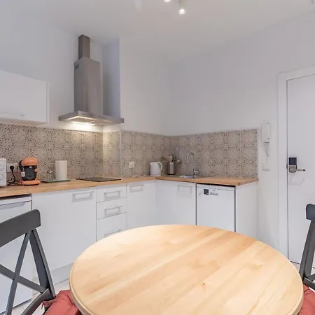 Aparthotel Modern Close To Centre