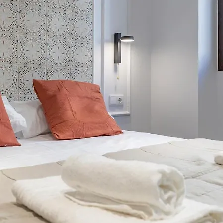 Modern Close To Centre Aparthotel 4*