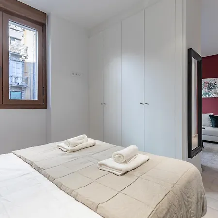 Aparthotel Modern Close To Centre 4*