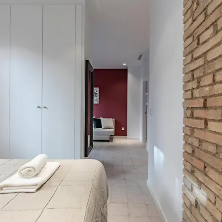 Modern Close To Centre 4* Valencie