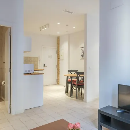Apart-hotel Modern Close To Centre 4*