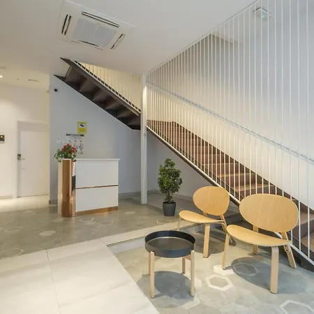 Modern Close To Centre מלון דירות 4*