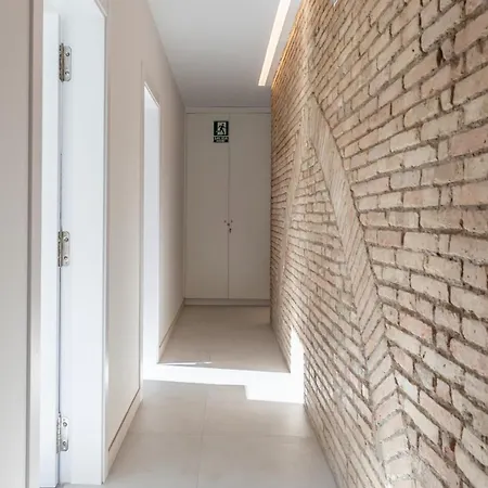 Апарт-отель Modern Close To Centre
